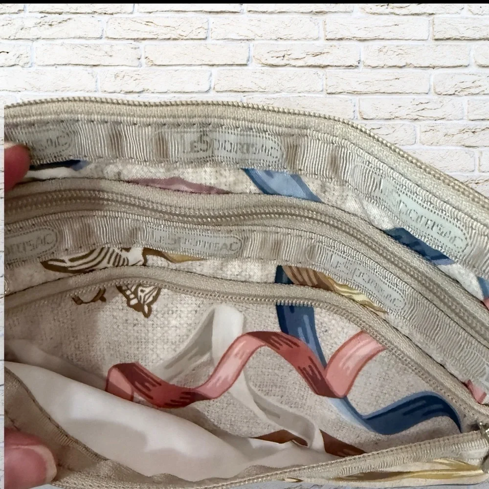 Lesportsac Cosmetic Bag / Pouch / Clutch / Makeup * EUC